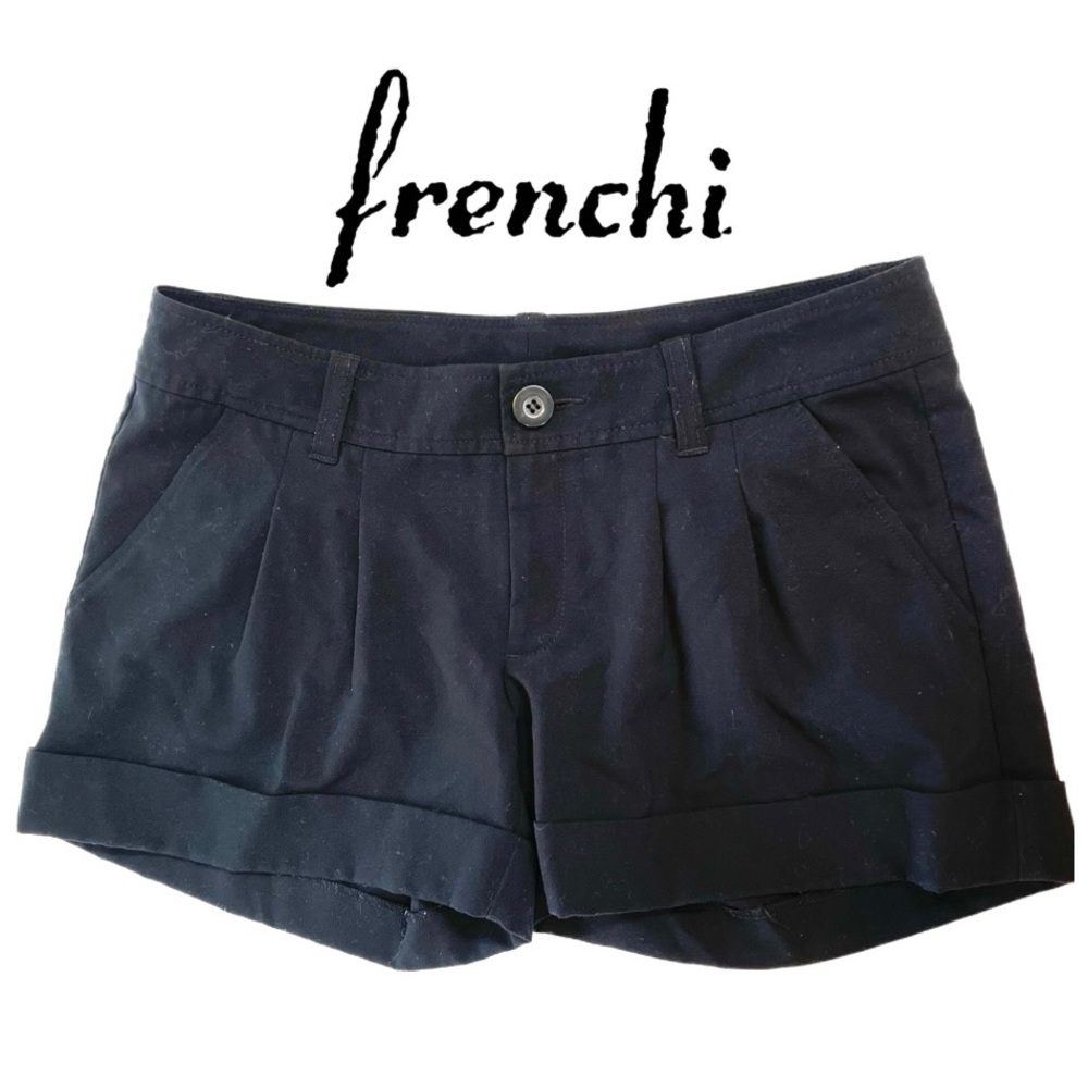 Frenchi Dressy or Casual Black Pleated Cuffed Shorts in ladies’ Size 5